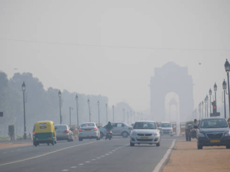 delhi-air-pollution-live-news-delhi-aqi-severe-thick-smog-in-delhi-ncr-air-quality-mumbai-punjab-farm-fires-latest-updates