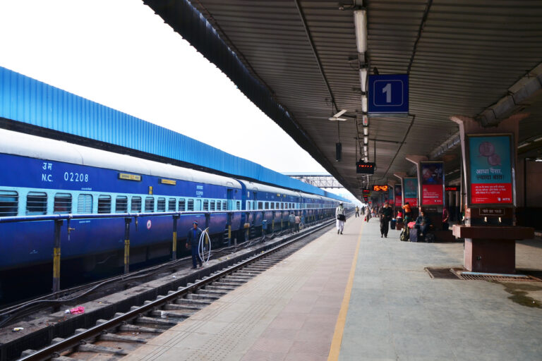 Passenger on platforms at the railway station of Jaipur